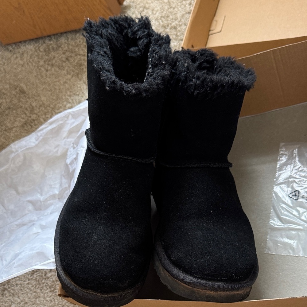 Ugg Black Boots With Patterned Bow - image 2